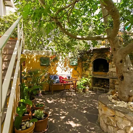 About The Sea - Riviera House Near The Center Of Hvar Guest house
